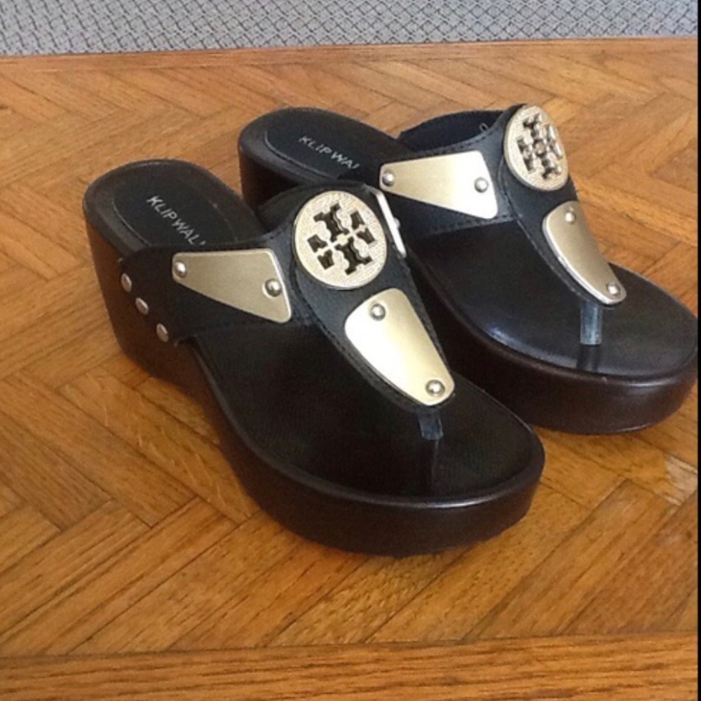 Very cute wedge sandals